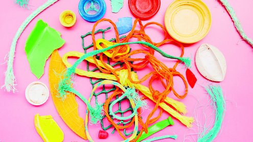 viele bunte Plastikteile
