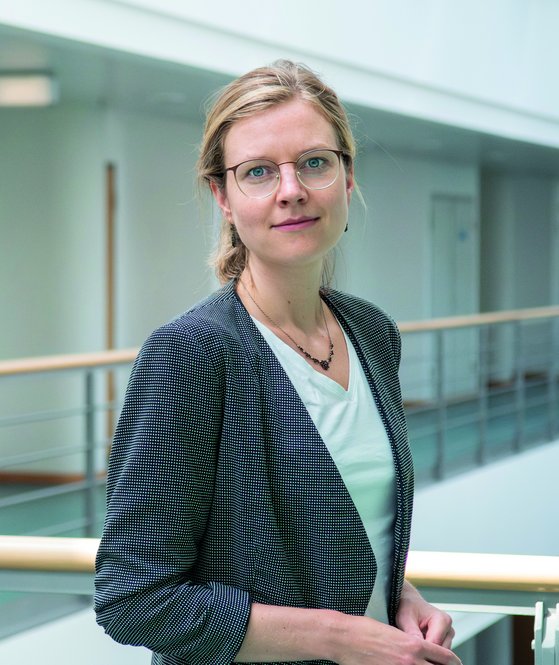 Portrait einer Frau mit Brille